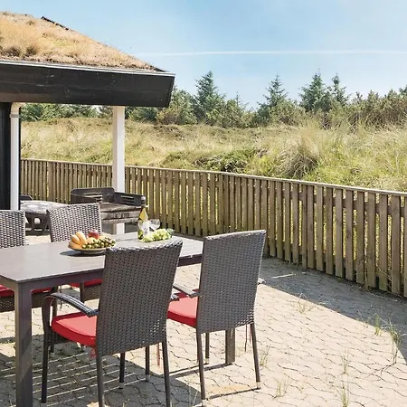 Pet Friendly In With House A Panoramic View